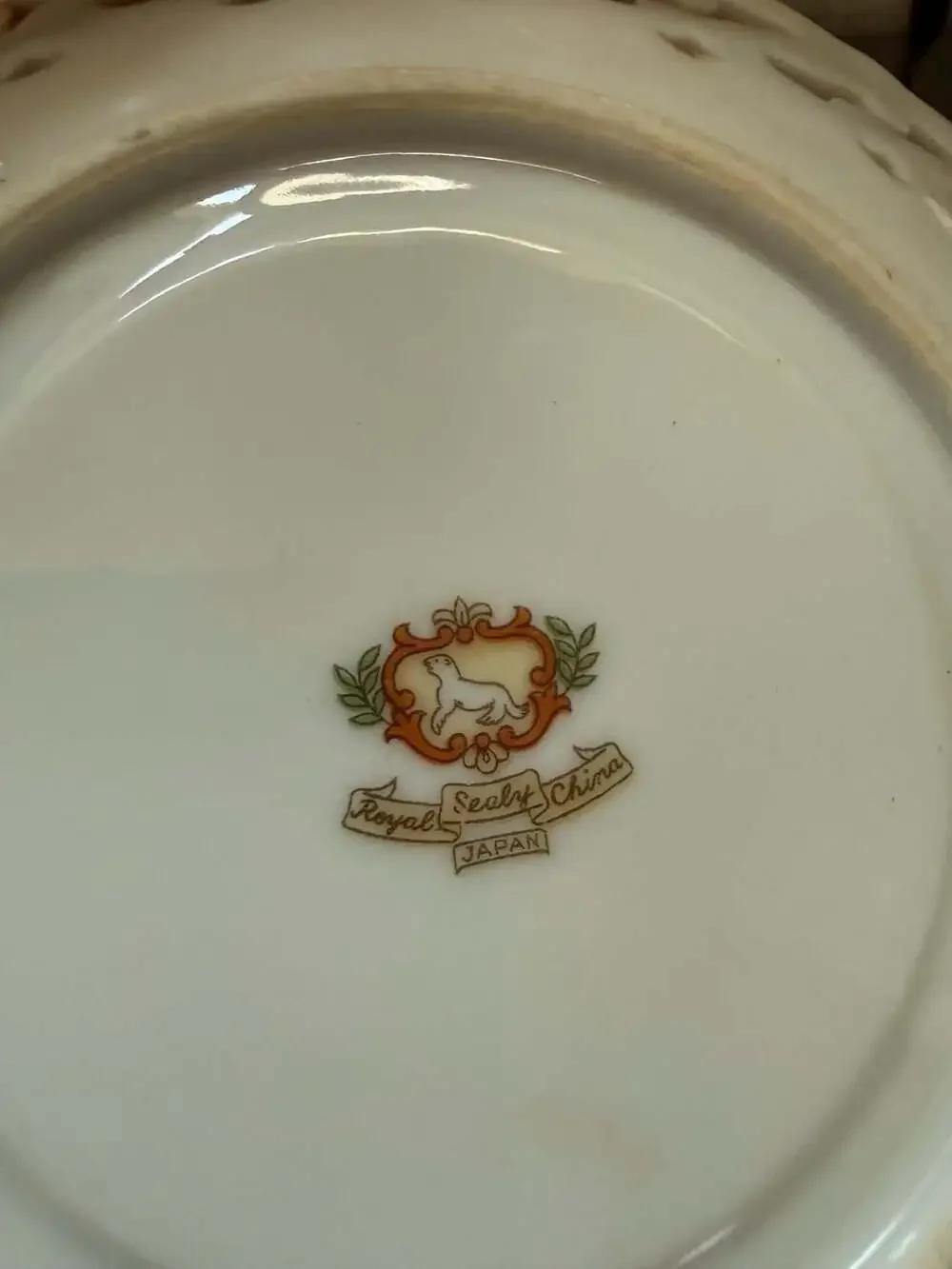 VTG Royal Sealy Fine Bone China Tea Cup & Saucer w/Roses & Gold Trim